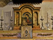 55 Cappella con altare e dipinto Madonna con Bambino